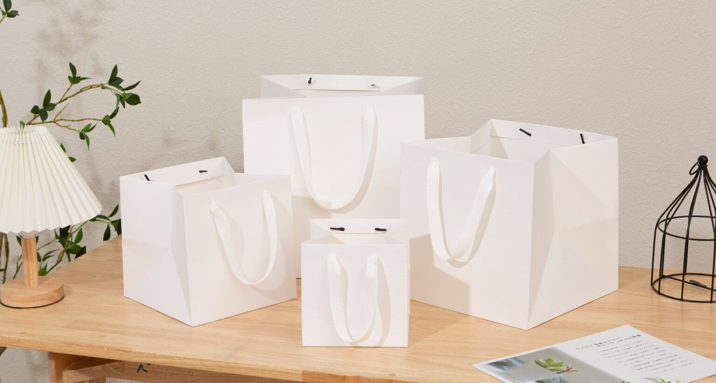Square Base Plain White Paper Bags with Ribbon Handle