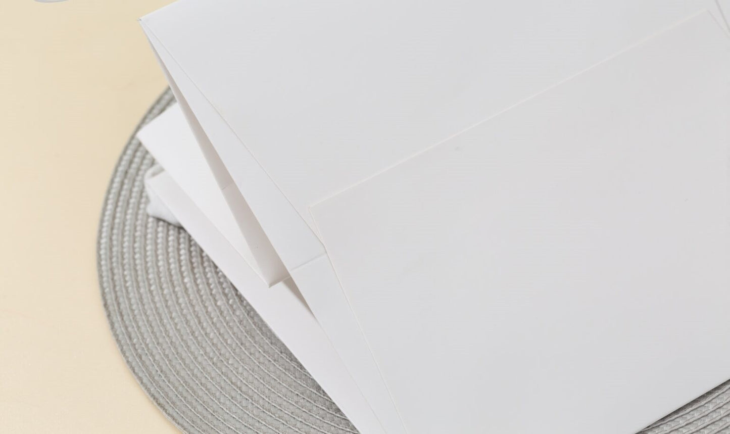 Square Base Plain White Paper Bags with Ribbon Handle